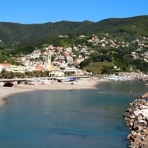 Piccolo 3*, Moneglia Italië