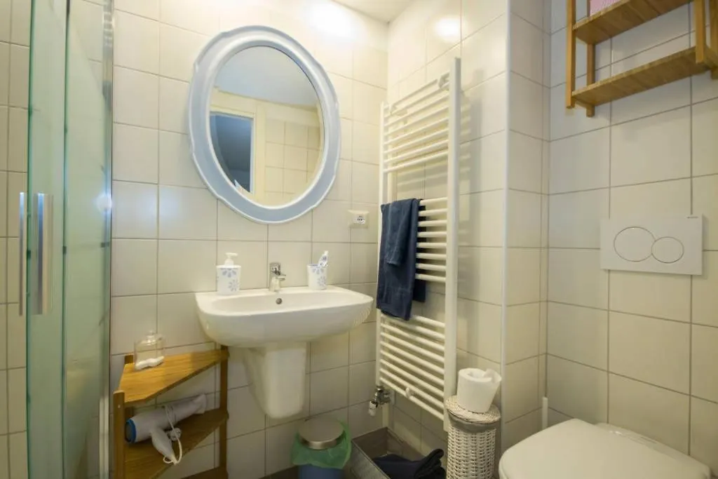 La Contrada B&B Casnate Con Bernate Bed & Breakfast